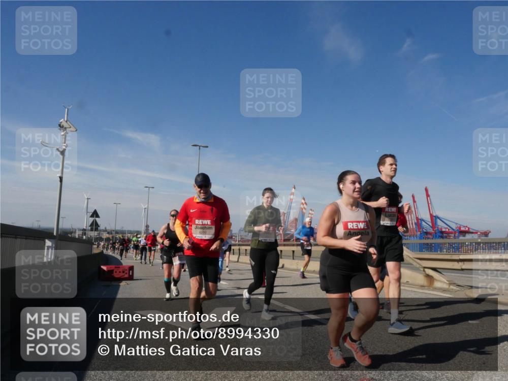 03.10.2025 - Köhlbrandbrückenlauf Matties Gatica Varas http://msf.ph/oto/8994330 03.10.2025 12:48:03 Position 2 6270 meine-sportfotos.de
