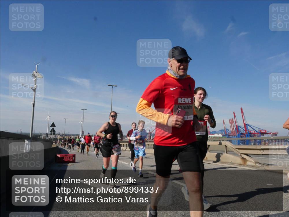 03.10.2025 - Köhlbrandbrückenlauf Matties Gatica Varas http://msf.ph/oto/8994337 03.10.2025 12:48:04 Position 2 70 meine-sportfotos.de