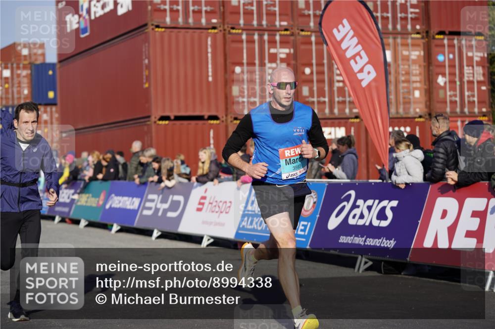 03.10.2025 - Köhlbrandbrückenlauf Michael Burmester http://msf.ph/oto/8994338 03.10.2025 09:56:09 Ziel 1230, 3183, 3223, 3249, 3337, 3593, 3834 meine-sportfotos.de