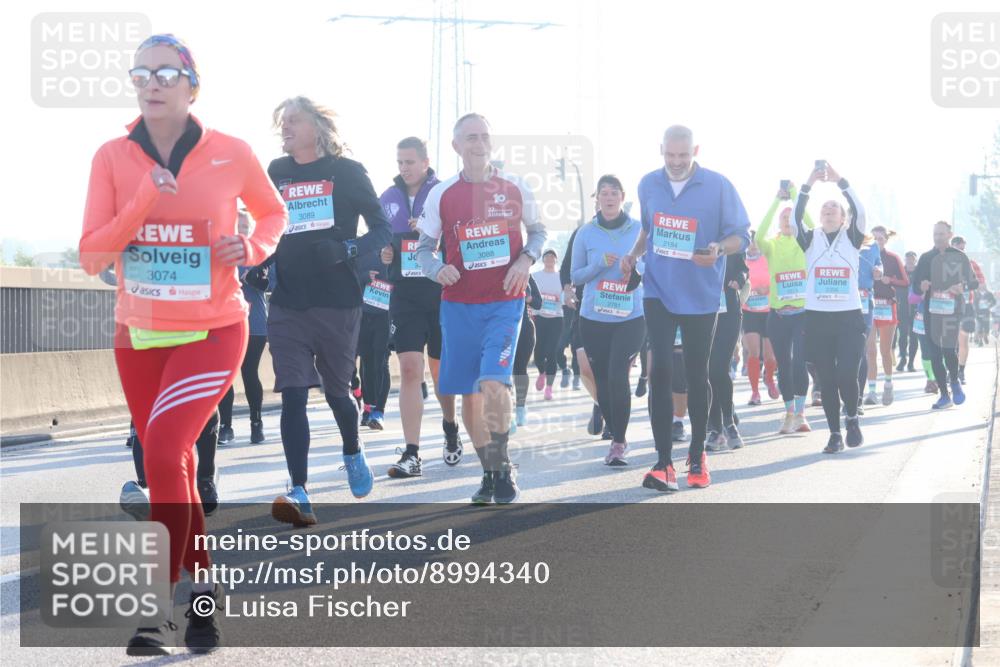 03.10.2025 - Köhlbrandbrückenlauf Luisa Fischer http://msf.ph/oto/8994340 03.10.2025 10:23:40 Position 3 3074, 3089, 10, 3088, 2184 meine-sportfotos.de