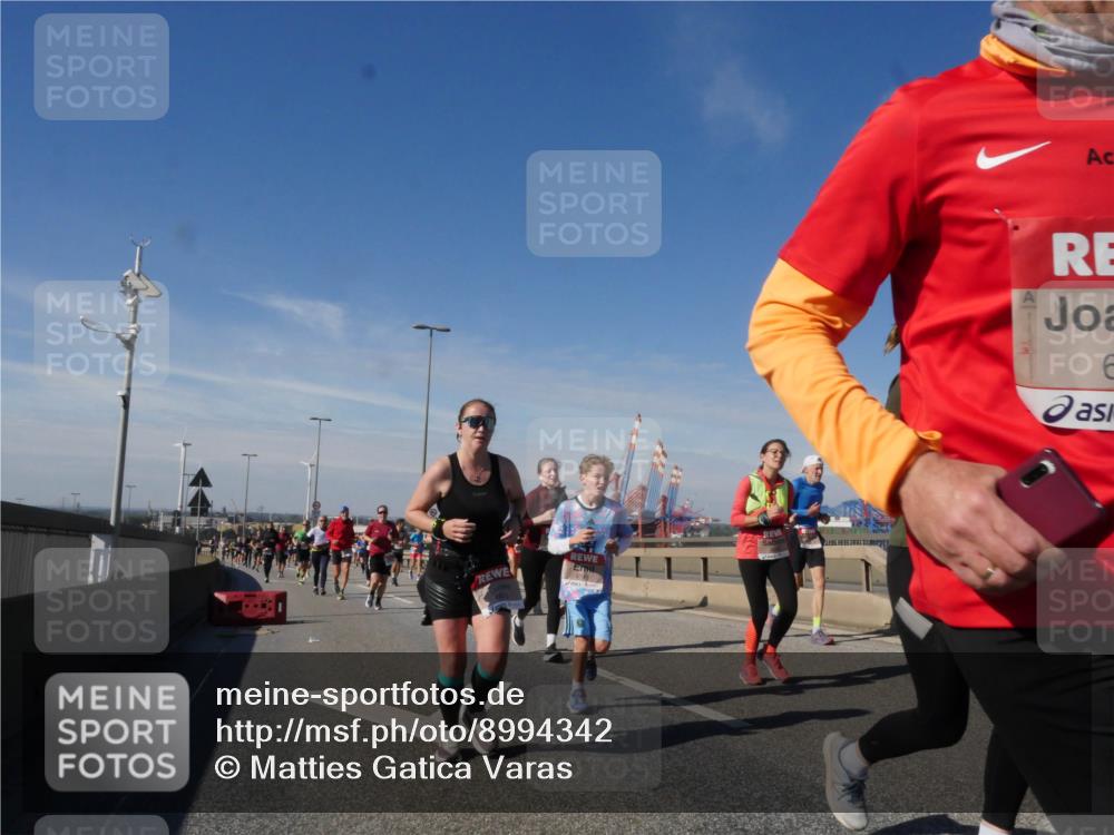 03.10.2025 - Köhlbrandbrückenlauf Matties Gatica Varas http://msf.ph/oto/8994342 03.10.2025 12:48:04 Position 2  meine-sportfotos.de