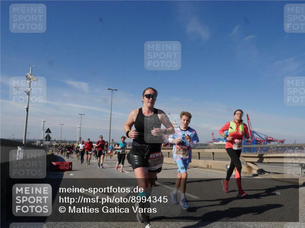 03.10.2025 - Köhlbrandbrückenlauf Matties Gatica Varas http://msf.ph/oto/8994345 03.10.2025 12:48:05 Position 2 474, 6815 meine-sportfotos.de
