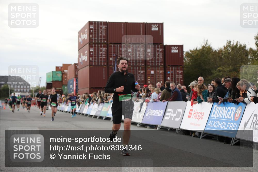 03.10.2025 - Köhlbrandbrückenlauf Yannick Fuchs http://msf.ph/oto/8994346 03.10.2025 16:04:36 Ziel 7248, 7455, 7526, 8937, 9696 meine-sportfotos.de