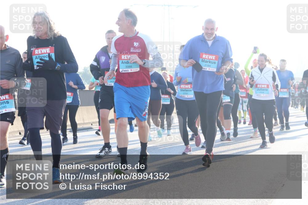 03.10.2025 - Köhlbrandbrückenlauf Luisa Fischer http://msf.ph/oto/8994352 03.10.2025 10:23:42 Position 3 3090, 3430, 3088, 2781, 2184, 2356 meine-sportfotos.de