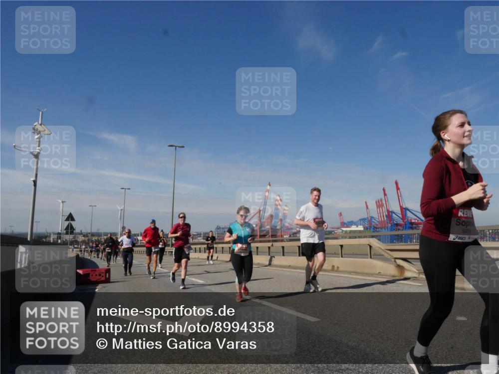 03.10.2025 - Köhlbrandbrückenlauf Matties Gatica Varas http://msf.ph/oto/8994358 03.10.2025 12:48:07 Position 2 5078 meine-sportfotos.de