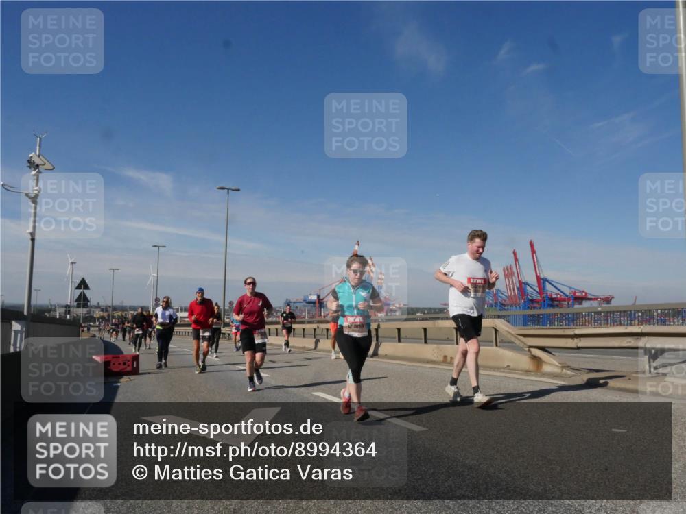 03.10.2025 - Köhlbrandbrückenlauf Matties Gatica Varas http://msf.ph/oto/8994364 03.10.2025 12:48:07 Position 2  meine-sportfotos.de