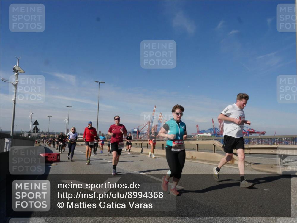 03.10.2025 - Köhlbrandbrückenlauf Matties Gatica Varas http://msf.ph/oto/8994368 03.10.2025 12:48:07 Position 2  meine-sportfotos.de
