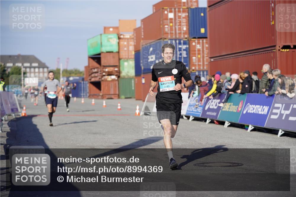 03.10.2025 - Köhlbrandbrückenlauf Michael Burmester http://msf.ph/oto/8994369 03.10.2025 09:56:12 Ziel 1069, 1230, 3183, 3337, 3593, 3834 meine-sportfotos.de