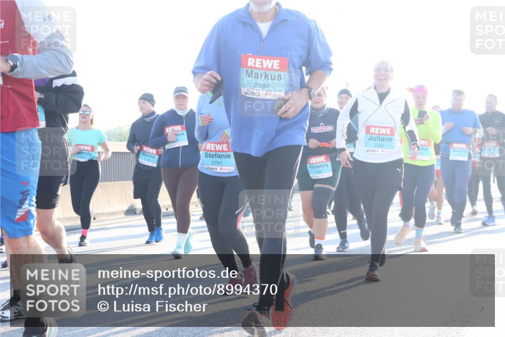 03.10.2025 - Köhlbrandbrückenlauf Luisa Fischer http://msf.ph/oto/8994370 03.10.2025 10:23:43 Position 3 2184, 2356, 2781, 1497, 213 meine-sportfotos.de