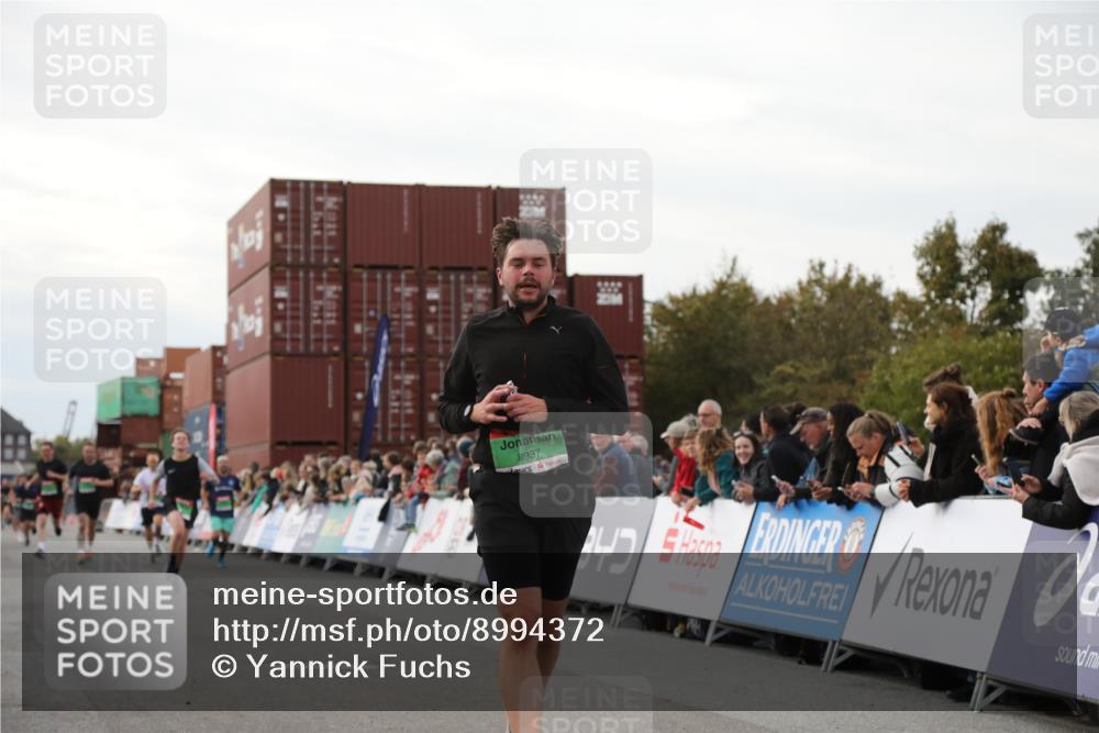 03.10.2025 - Köhlbrandbrückenlauf Yannick Fuchs http://msf.ph/oto/8994372 03.10.2025 16:04:37 Ziel 7147, 7192, 7248, 7455, 7526, 8937, 9696 meine-sportfotos.de