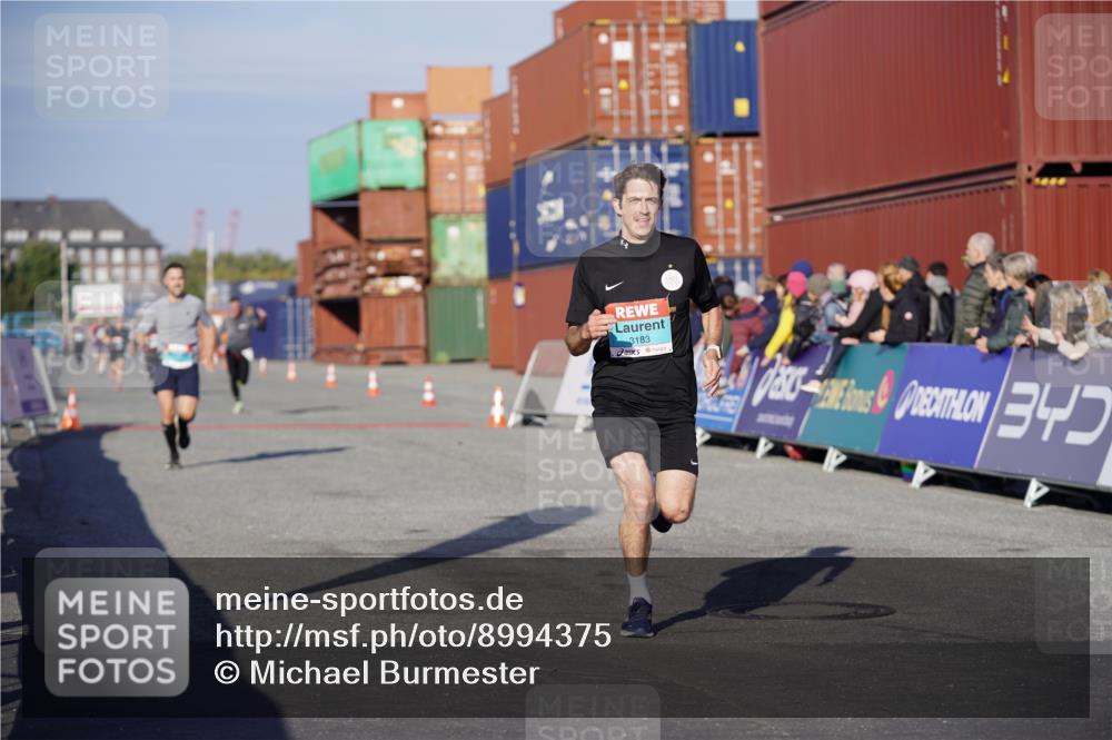 03.10.2025 - Köhlbrandbrückenlauf Michael Burmester http://msf.ph/oto/8994375 03.10.2025 09:56:12 Ziel 1069, 1230, 3183, 3337, 3593, 3834 meine-sportfotos.de