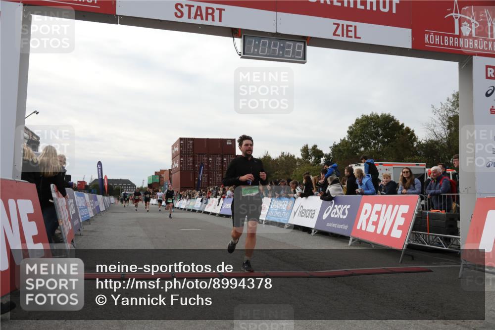03.10.2025 - Köhlbrandbrückenlauf Yannick Fuchs http://msf.ph/oto/8994378 03.10.2025 16:04:37 Ziel 7147, 7192, 7248, 7455, 7526, 8937, 9696 meine-sportfotos.de