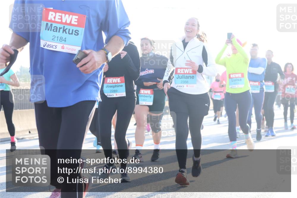 03.10.2025 - Köhlbrandbrückenlauf Luisa Fischer http://msf.ph/oto/8994380 03.10.2025 10:23:44 Position 3 2184, 2289, 1497, 2356, 2213 meine-sportfotos.de