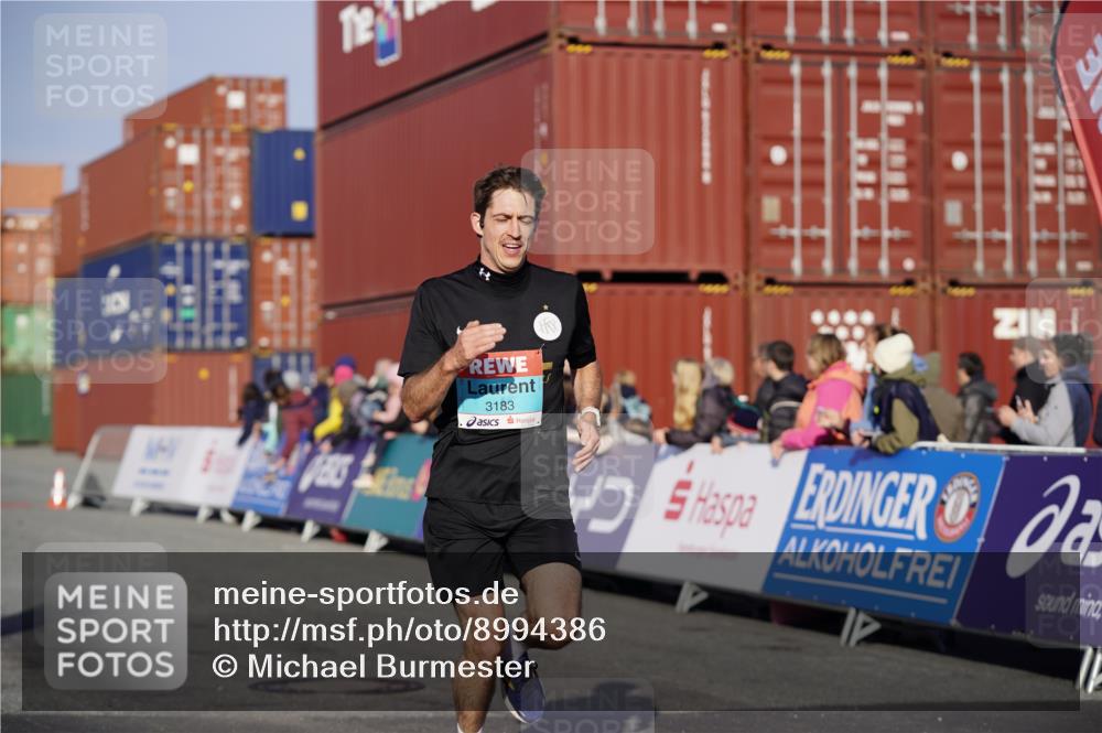 03.10.2025 - Köhlbrandbrückenlauf Michael Burmester http://msf.ph/oto/8994386 03.10.2025 09:56:13 Ziel 1069, 1230, 3183, 3337, 3593, 3834 meine-sportfotos.de