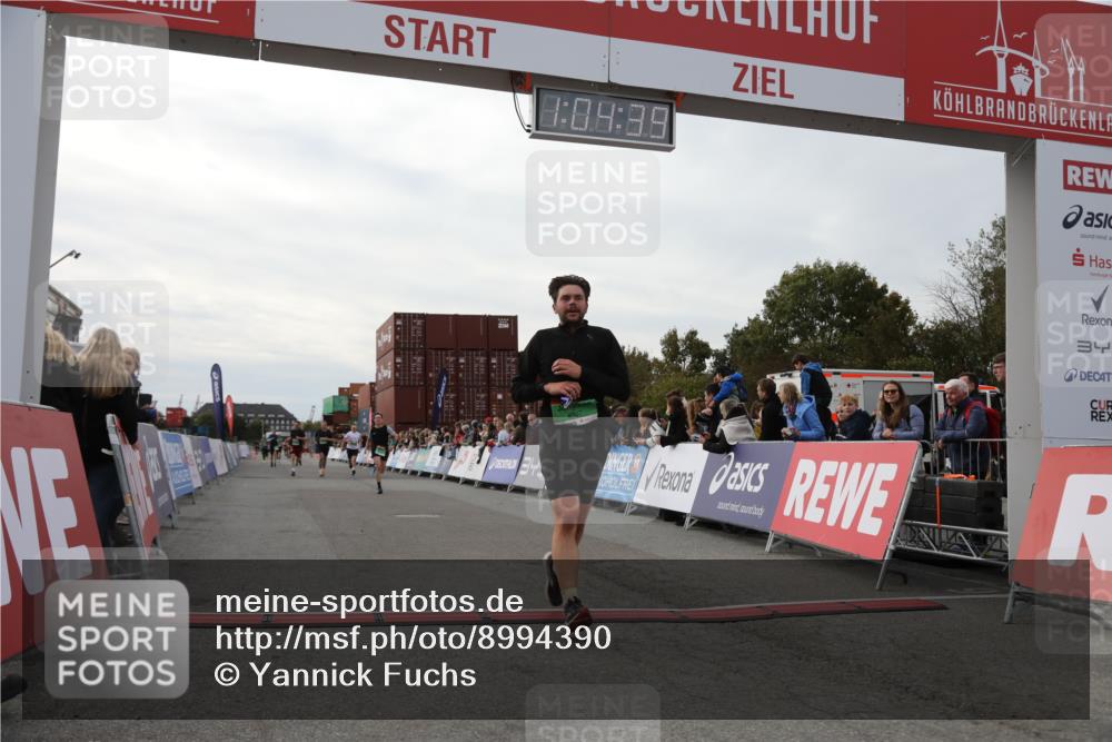 03.10.2025 - Köhlbrandbrückenlauf Yannick Fuchs http://msf.ph/oto/8994390 03.10.2025 16:04:37 Ziel 7147, 7192, 7248, 7455, 7526, 8937, 9696 meine-sportfotos.de