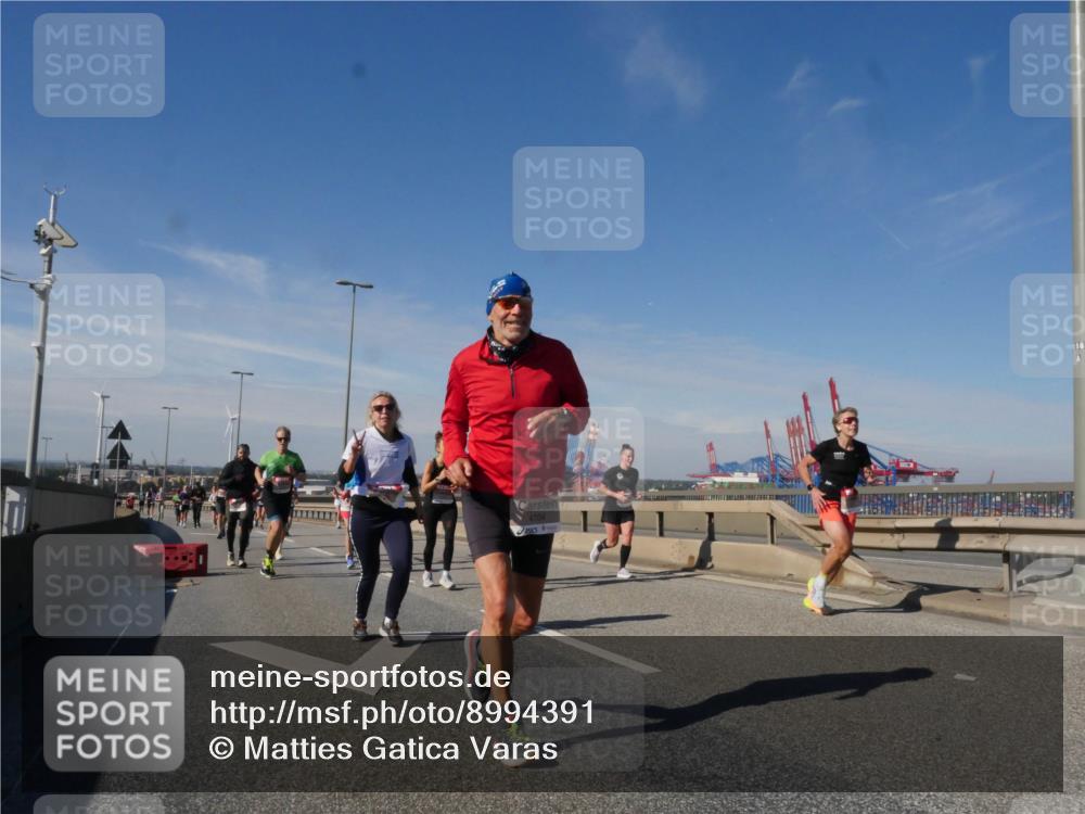 03.10.2025 - Köhlbrandbrückenlauf Matties Gatica Varas http://msf.ph/oto/8994391 03.10.2025 12:48:10 Position 2 4704, 118 meine-sportfotos.de