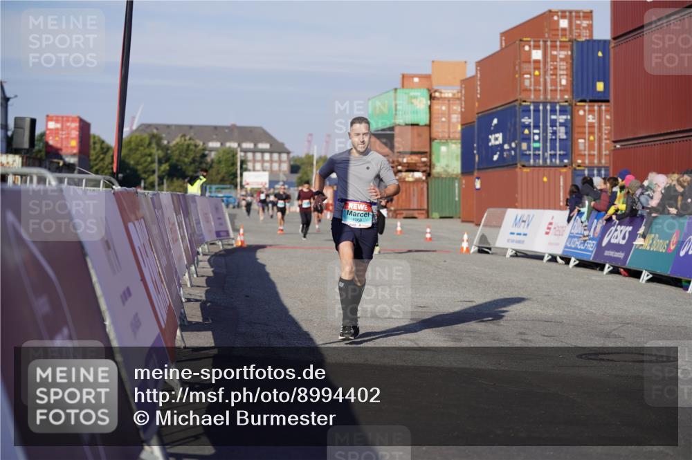 03.10.2025 - Köhlbrandbrückenlauf Michael Burmester http://msf.ph/oto/8994402 03.10.2025 09:56:15 Ziel 1069, 3183, 3337, 3354, 3593, 3834 meine-sportfotos.de