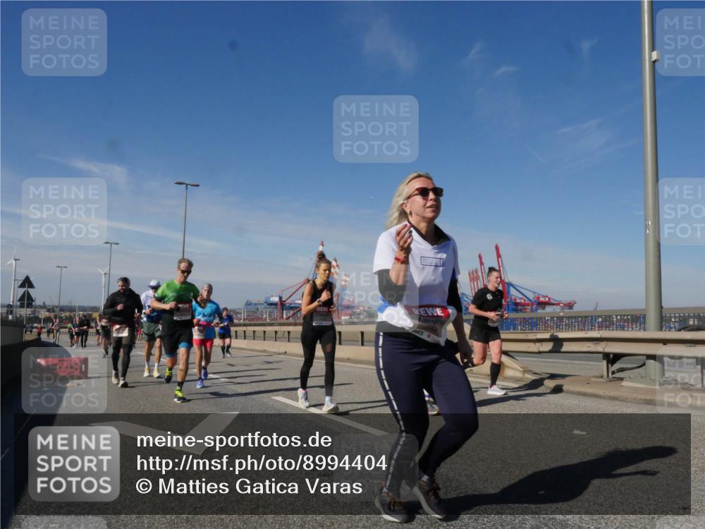 03.10.2025 - Köhlbrandbrückenlauf Matties Gatica Varas http://msf.ph/oto/8994404 03.10.2025 12:48:12 Position 2  meine-sportfotos.de