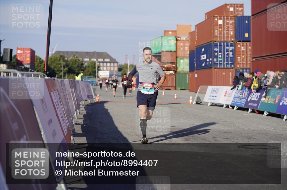 03.10.2025 - Köhlbrandbrückenlauf Michael Burmester http://msf.ph/oto/8994407 03.10.2025 09:56:15 Ziel 1069, 3183, 3337, 3354, 3593, 3834 meine-sportfotos.de
