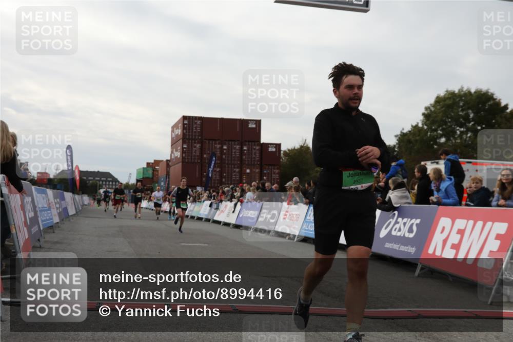 03.10.2025 - Köhlbrandbrückenlauf Yannick Fuchs http://msf.ph/oto/8994416 03.10.2025 16:04:38 Ziel 7147, 7192, 7248, 7455, 7526, 8937, 9696 meine-sportfotos.de
