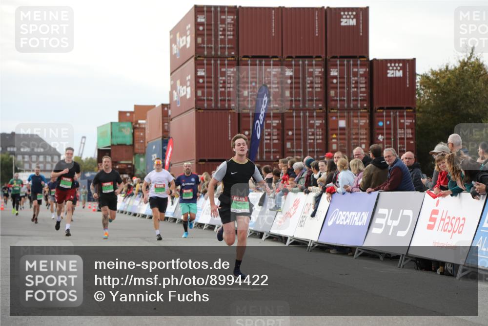 03.10.2025 - Köhlbrandbrückenlauf Yannick Fuchs http://msf.ph/oto/8994422 03.10.2025 16:04:38 Ziel 7147, 7192, 7248, 7455, 7526, 8937, 9696 meine-sportfotos.de