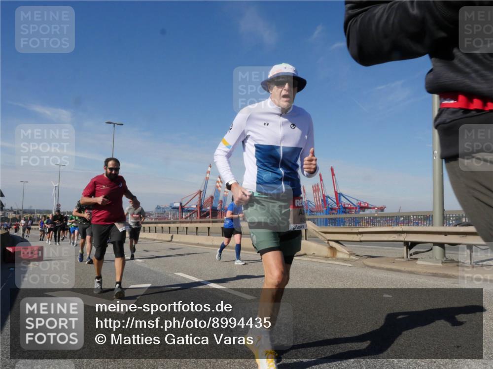 03.10.2025 - Köhlbrandbrückenlauf Matties Gatica Varas http://msf.ph/oto/8994435 03.10.2025 12:48:16 Position 2 118 meine-sportfotos.de