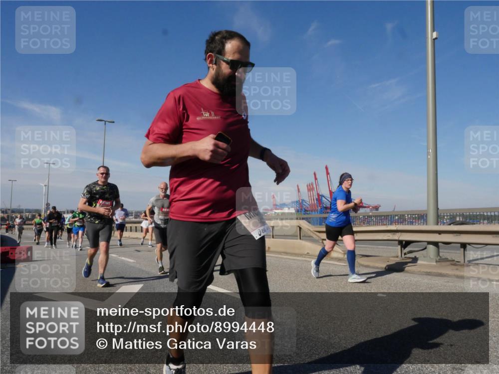 03.10.2025 - Köhlbrandbrückenlauf Matties Gatica Varas http://msf.ph/oto/8994448 03.10.2025 12:48:17 Position 2 1 meine-sportfotos.de