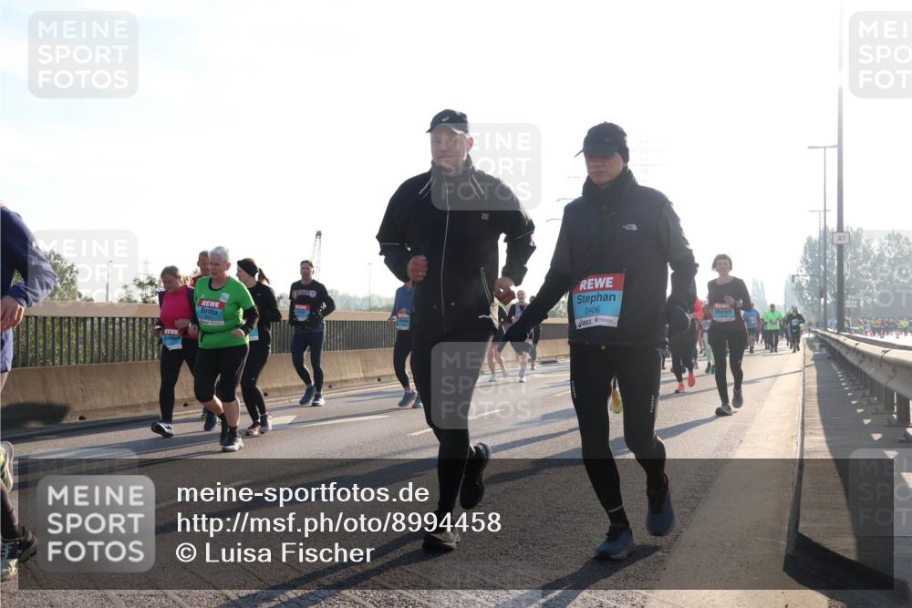 03.10.2025 - Köhlbrandbrückenlauf Luisa Fischer http://msf.ph/oto/8994458 03.10.2025 10:23:56 Position 3 2406 meine-sportfotos.de