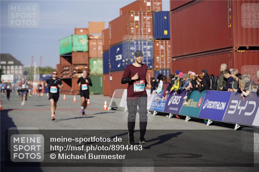 03.10.2025 - Köhlbrandbrückenlauf Michael Burmester http://msf.ph/oto/8994463 03.10.2025 09:56:22 Ziel 1069, 1085, 1421, 3354, 3544 meine-sportfotos.de
