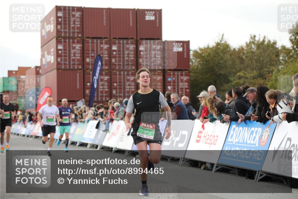 03.10.2025 - Köhlbrandbrückenlauf Yannick Fuchs http://msf.ph/oto/8994465 03.10.2025 16:04:39 Ziel 7147, 7192, 7248, 7526, 8254, 8937, 9696 meine-sportfotos.de