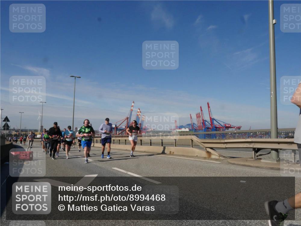 03.10.2025 - Köhlbrandbrückenlauf Matties Gatica Varas http://msf.ph/oto/8994468 03.10.2025 12:48:20 Position 2  meine-sportfotos.de