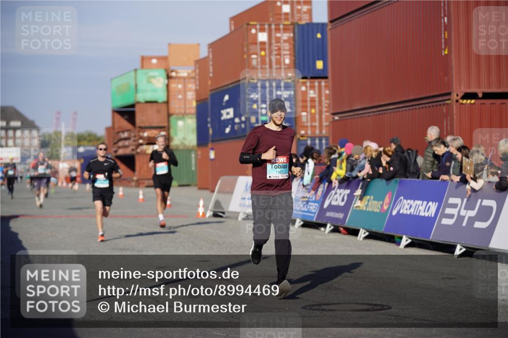 03.10.2025 - Köhlbrandbrückenlauf Michael Burmester http://msf.ph/oto/8994469 03.10.2025 09:56:22 Ziel 1069, 1085, 1421, 3354, 3544 meine-sportfotos.de