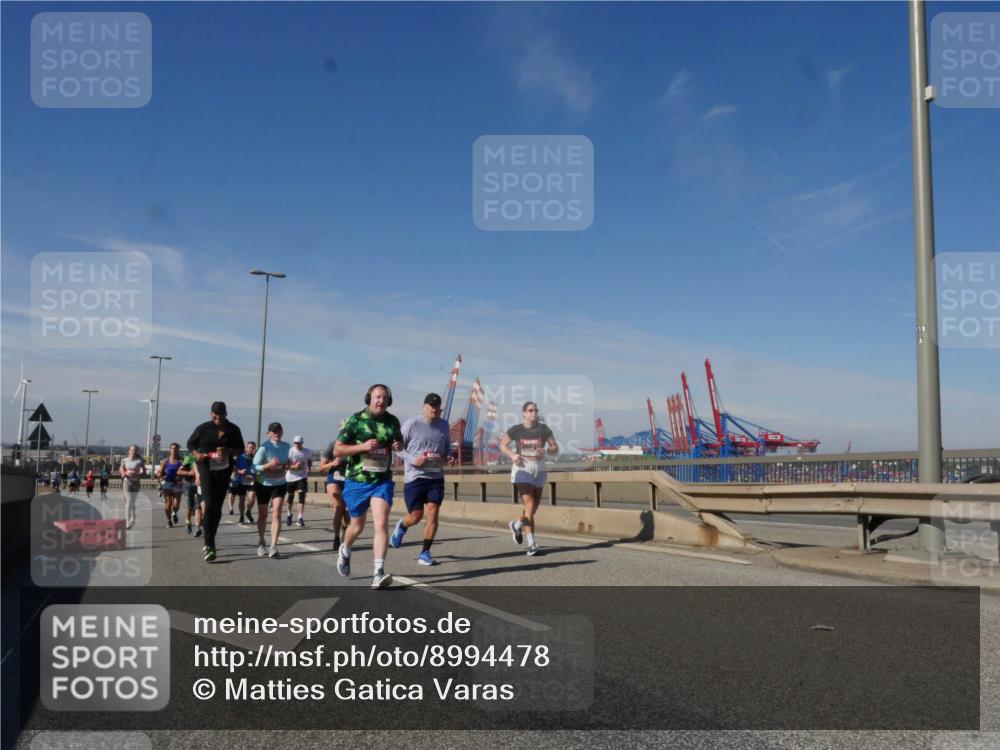 03.10.2025 - Köhlbrandbrückenlauf Matties Gatica Varas http://msf.ph/oto/8994478 03.10.2025 12:48:21 Position 2 118 meine-sportfotos.de
