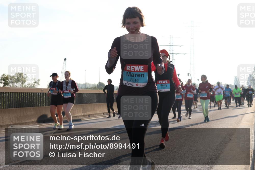 03.10.2025 - Köhlbrandbrückenlauf Luisa Fischer http://msf.ph/oto/8994491 03.10.2025 10:24:00 Position 3 2316, 3199 meine-sportfotos.de