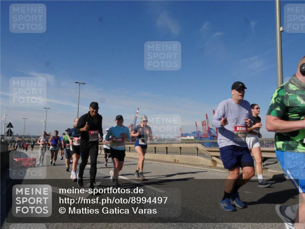 03.10.2025 - Köhlbrandbrückenlauf Matties Gatica Varas http://msf.ph/oto/8994497 03.10.2025 12:48:22 Position 2 5282 meine-sportfotos.de