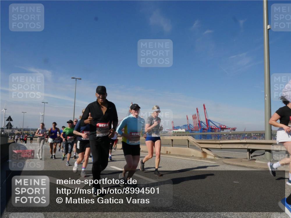 03.10.2025 - Köhlbrandbrückenlauf Matties Gatica Varas http://msf.ph/oto/8994501 03.10.2025 12:48:23 Position 2  meine-sportfotos.de