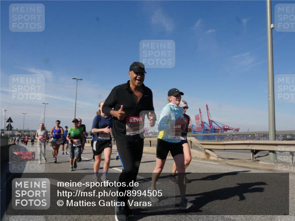 03.10.2025 - Köhlbrandbrückenlauf Matties Gatica Varas http://msf.ph/oto/8994505 03.10.2025 12:48:23 Position 2 6353, 4314 meine-sportfotos.de