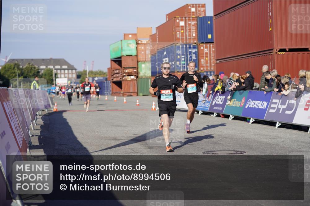 03.10.2025 - Köhlbrandbrückenlauf Michael Burmester http://msf.ph/oto/8994506 03.10.2025 09:56:25 Ziel 1085, 1421, 3354, 3544 meine-sportfotos.de