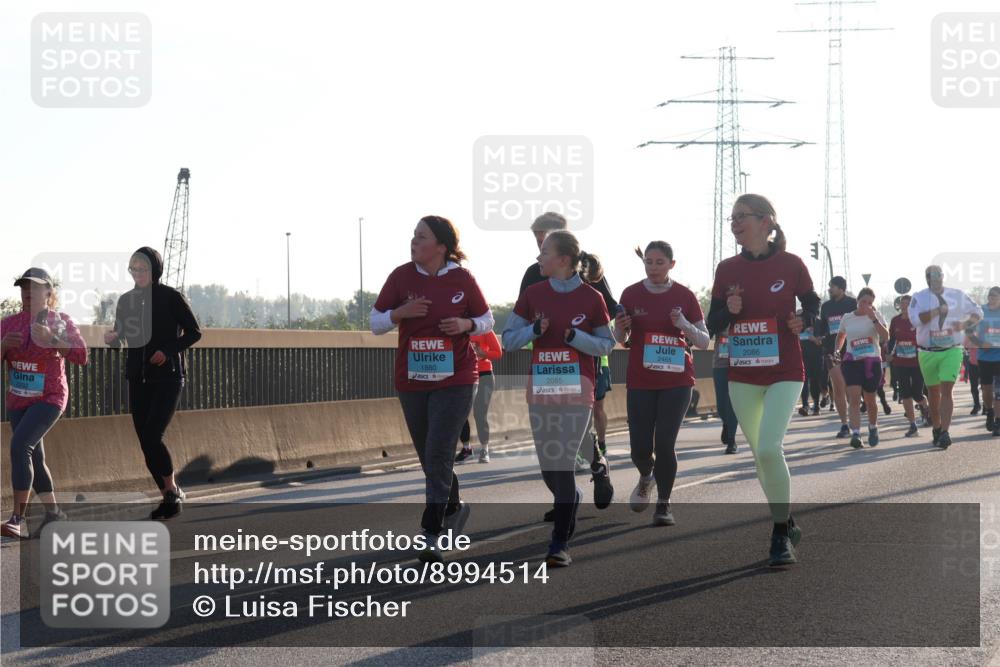 03.10.2025 - Köhlbrandbrückenlauf Luisa Fischer http://msf.ph/oto/8994514 03.10.2025 10:24:02 Position 3 1880, 2085, 2086, 2465 meine-sportfotos.de
