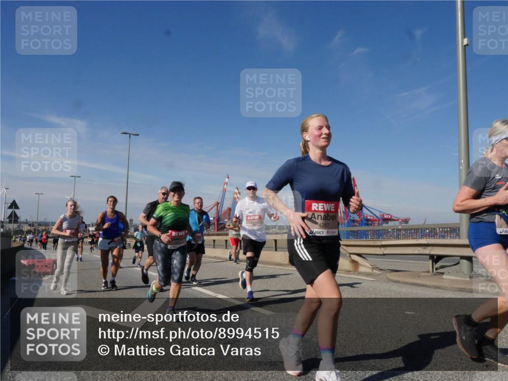 03.10.2025 - Köhlbrandbrückenlauf Matties Gatica Varas http://msf.ph/oto/8994515 03.10.2025 12:48:24 Position 2 4267 meine-sportfotos.de
