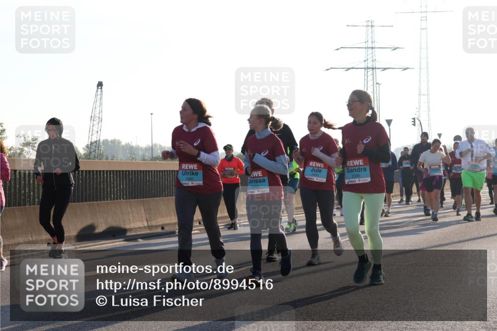 03.10.2025 - Köhlbrandbrückenlauf Luisa Fischer http://msf.ph/oto/8994516 03.10.2025 10:24:02 Position 3 1880, 2085, 2465, 2086 meine-sportfotos.de