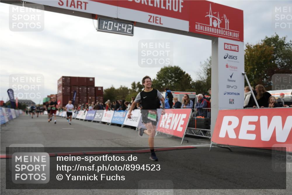 03.10.2025 - Köhlbrandbrückenlauf Yannick Fuchs http://msf.ph/oto/8994523 03.10.2025 16:04:41 Ziel 7147, 7192, 7248, 7425, 7513, 7526, 8254, 8937, 9696 meine-sportfotos.de