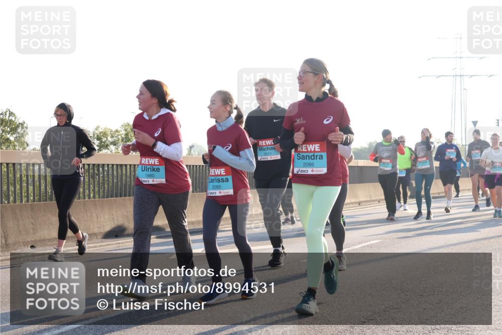 03.10.2025 - Köhlbrandbrückenlauf Luisa Fischer http://msf.ph/oto/8994531 03.10.2025 10:24:04 Position 3 1880, 2085, 2511, 2086 meine-sportfotos.de
