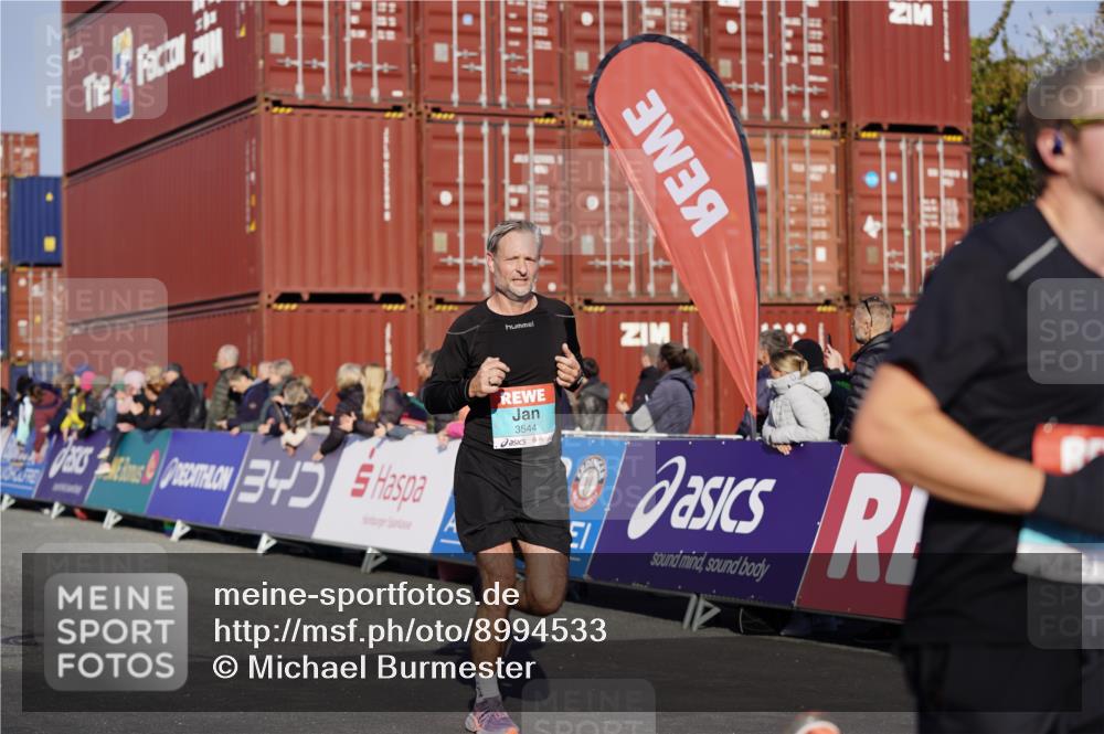 03.10.2025 - Köhlbrandbrückenlauf Michael Burmester http://msf.ph/oto/8994533 03.10.2025 09:56:28 Ziel 1085, 1421, 3402, 3544 meine-sportfotos.de