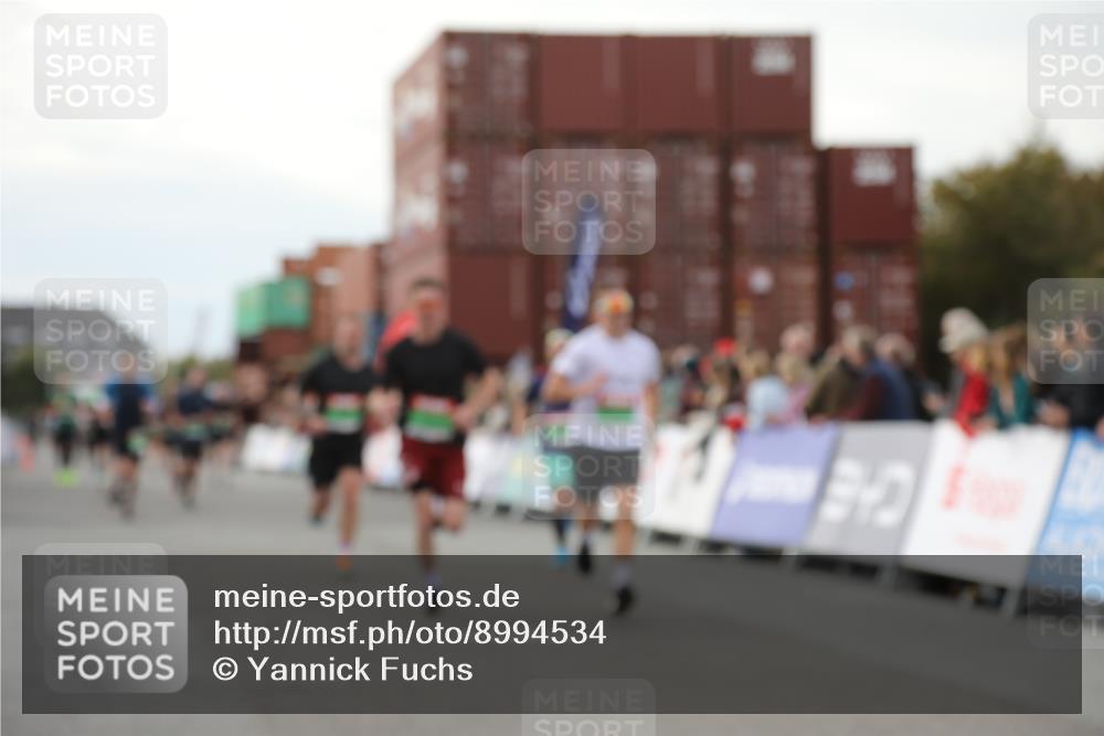 03.10.2025 - Köhlbrandbrückenlauf Yannick Fuchs http://msf.ph/oto/8994534 03.10.2025 16:04:41 Ziel 7147, 7192, 7248, 7425, 7513, 7526, 8254, 8937, 9696 meine-sportfotos.de