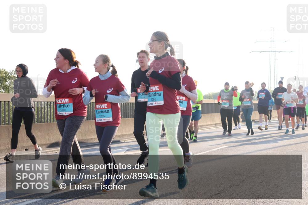 03.10.2025 - Köhlbrandbrückenlauf Luisa Fischer http://msf.ph/oto/8994535 03.10.2025 10:24:04 Position 3 2086, 1880, 2085, 2511 meine-sportfotos.de