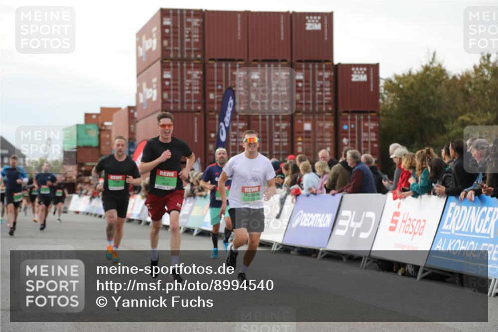 03.10.2025 - Köhlbrandbrückenlauf Yannick Fuchs http://msf.ph/oto/8994540 03.10.2025 16:04:41 Ziel 7147, 7192, 7248, 7425, 7513, 7526, 8254, 8937, 9696 meine-sportfotos.de