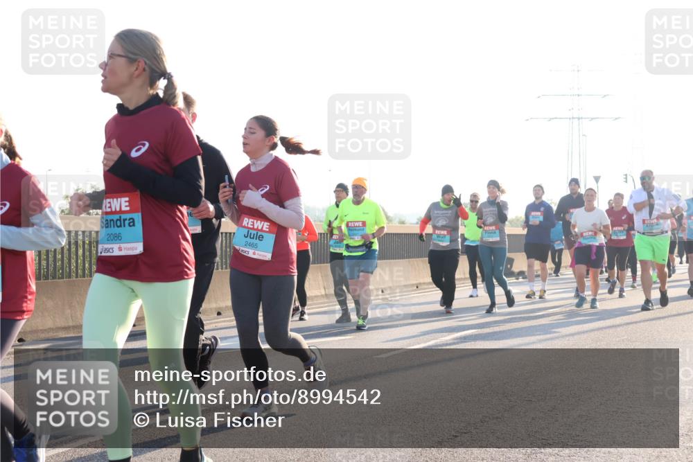 03.10.2025 - Köhlbrandbrückenlauf Luisa Fischer http://msf.ph/oto/8994542 03.10.2025 10:24:05 Position 3 2086, 2465 meine-sportfotos.de