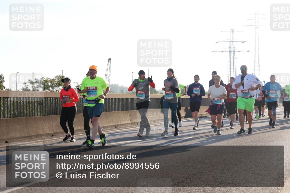 03.10.2025 - Köhlbrandbrückenlauf Luisa Fischer http://msf.ph/oto/8994556 03.10.2025 10:24:06 Position 3  meine-sportfotos.de