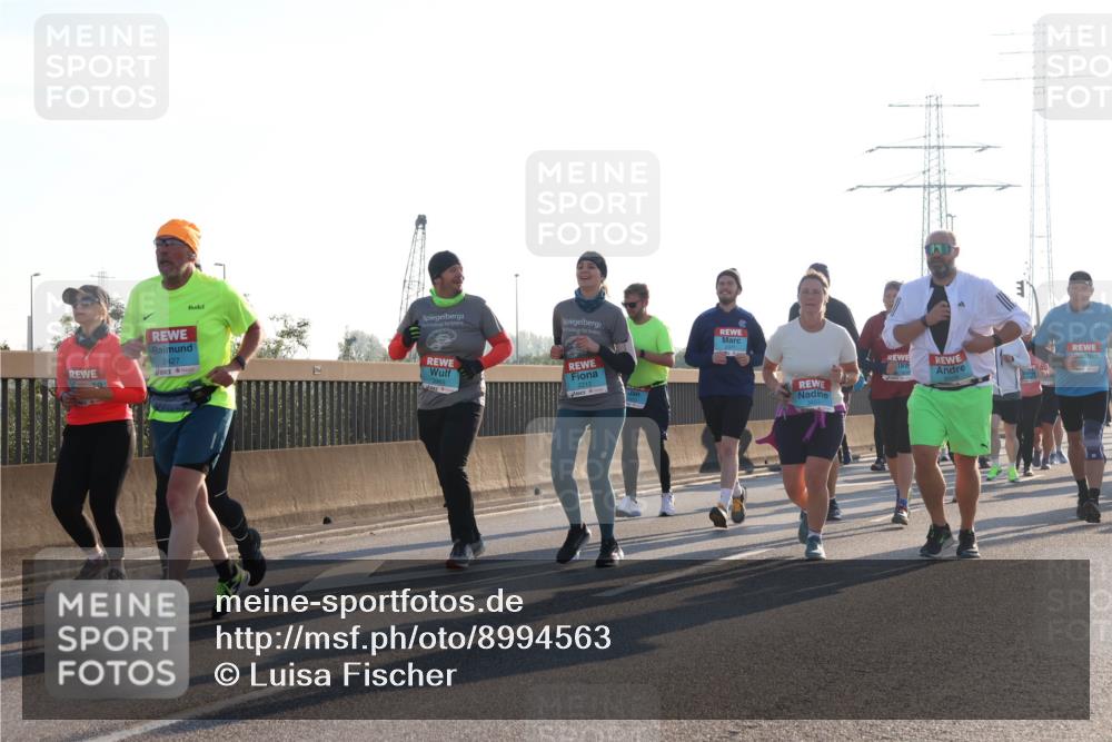 03.10.2025 - Köhlbrandbrückenlauf Luisa Fischer http://msf.ph/oto/8994563 03.10.2025 10:24:07 Position 3 2427, 2212 meine-sportfotos.de